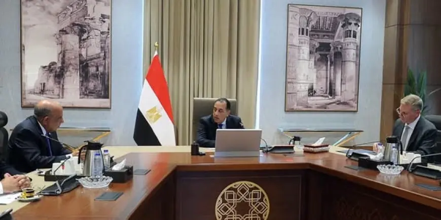 رئيس الوزراء يستعرض إنجازات الطاقة المصرية وآفاق المستقبل في جلسة محورية