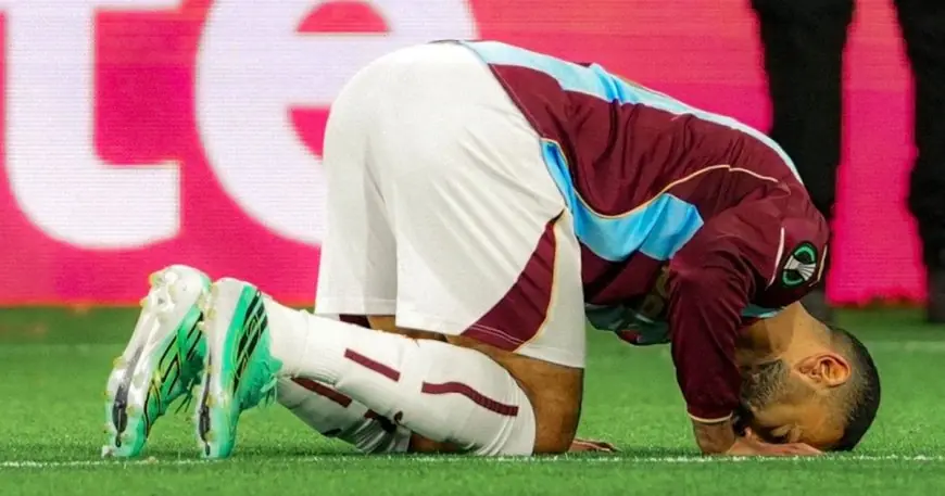محمد صلاح يحطم الأرقام القياسية ويصبح ثالث لاعب في التاريخ يصنع ويسجل في جميع بطولات يويفا للأندية