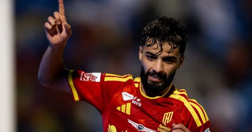 القادسية يتغلّب على أبها ويتصدر الدوري السعودي بجدارة