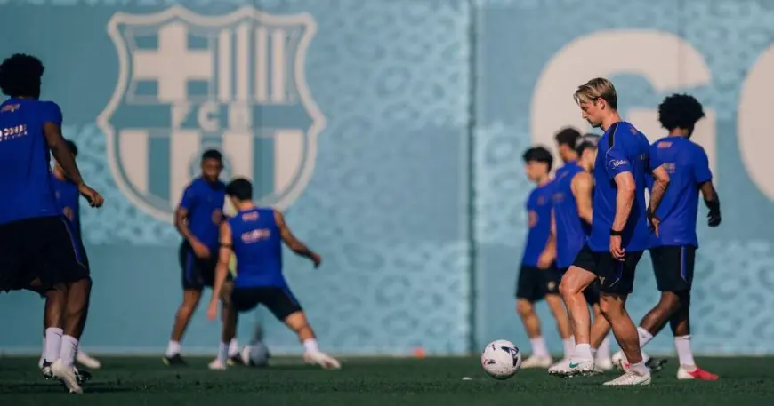 برشلونة يعلن عودة فرينكي دي يونغ إلى الملاعب ونهاية الكابوس للكتالونيين