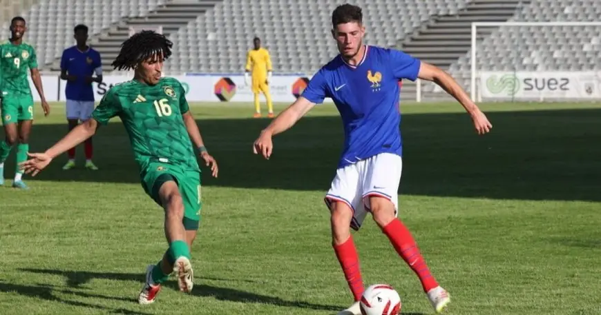 إلياز زيدان يتحمل قسوة الأحكام بأسلوب الأب المدرب خلف ظلال الأسطورة