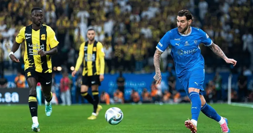 غرامة ضخمة تهدد الاتحاد بعد خسارته أمام الهلال بسبب 20 زجاجة