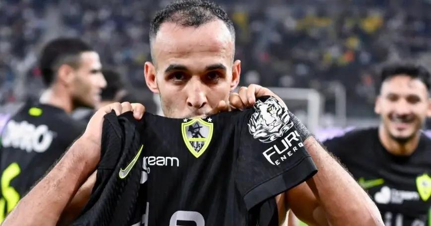 ناصر منسي يعتذر للجماهير بعد رمي قميص الزمالك والاحتفال بشكل مسيء