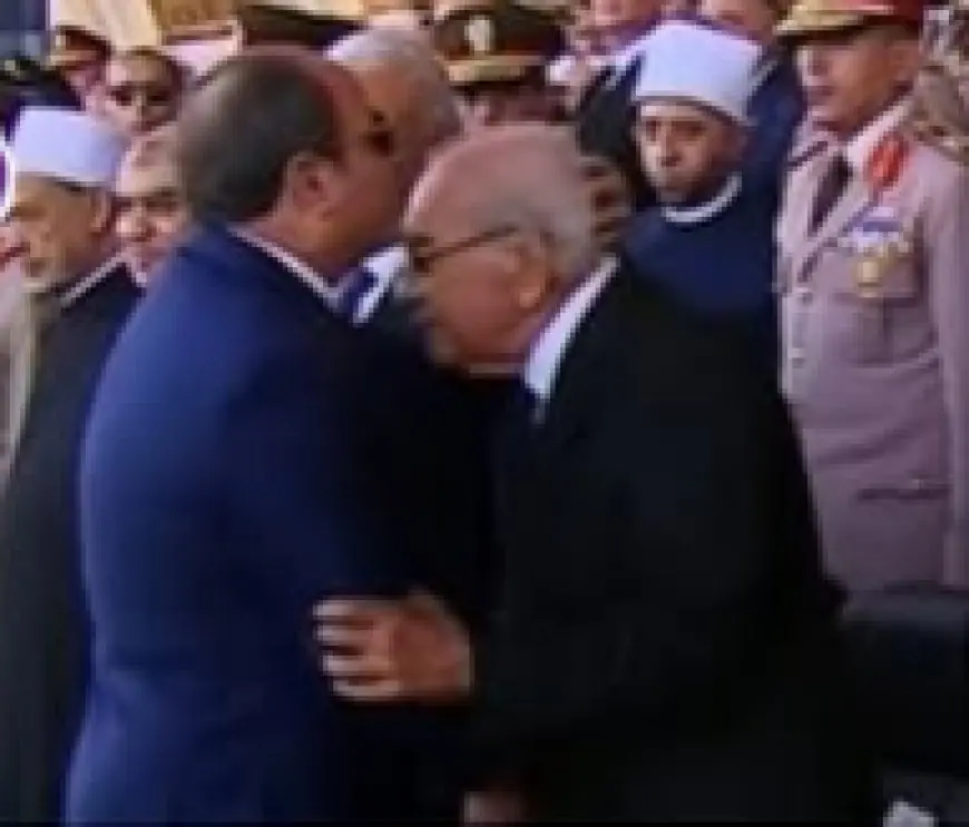 الرئيس السيسي يكرم الفريق مجدي حتاتة بلمسة وفاء مصرية