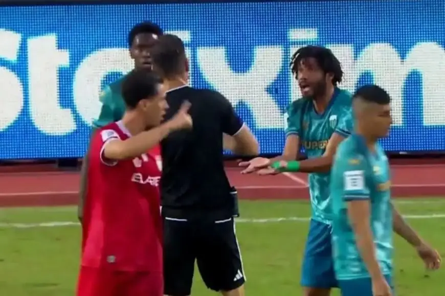 محمد النني يتعرض للطرد في مباراته الأولى مع ليفادياكوس في الدوري اليوناني