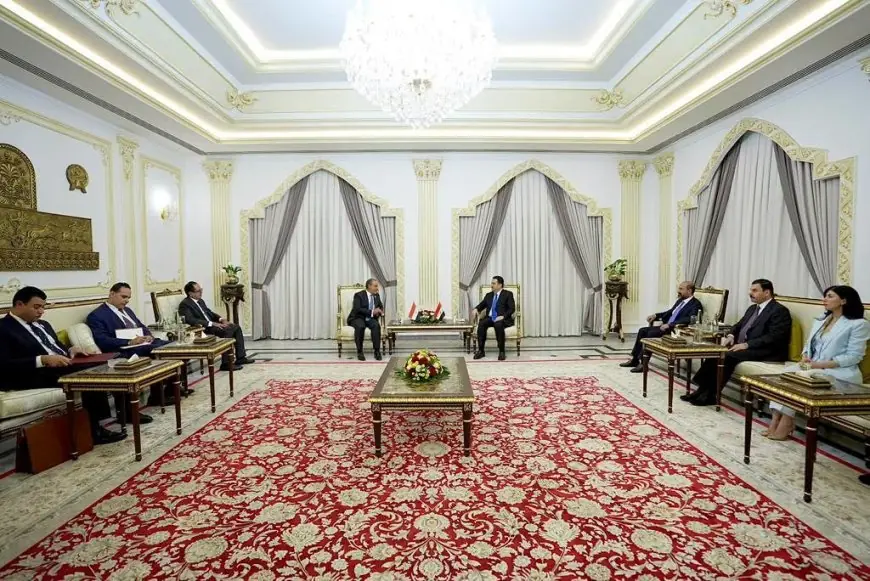 وزير الخارجية يجتمع مع رئيس وزراء العراق السابق ورئيس ائتلاف الإعمار والتنمية لبحث التعاون المشترك