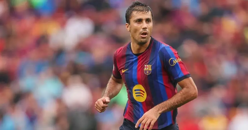 فليك يستعد بـ”رودري” لتعزيز دفاع برشلونة ضد باريس سان جيرمان