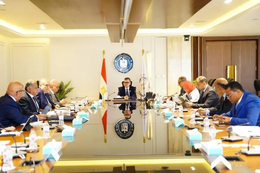 وزير التخطيط يناقش استثمار أصول بنك الاستثمار القومي بعد حل تشابكات بـ400 مليار جنيه