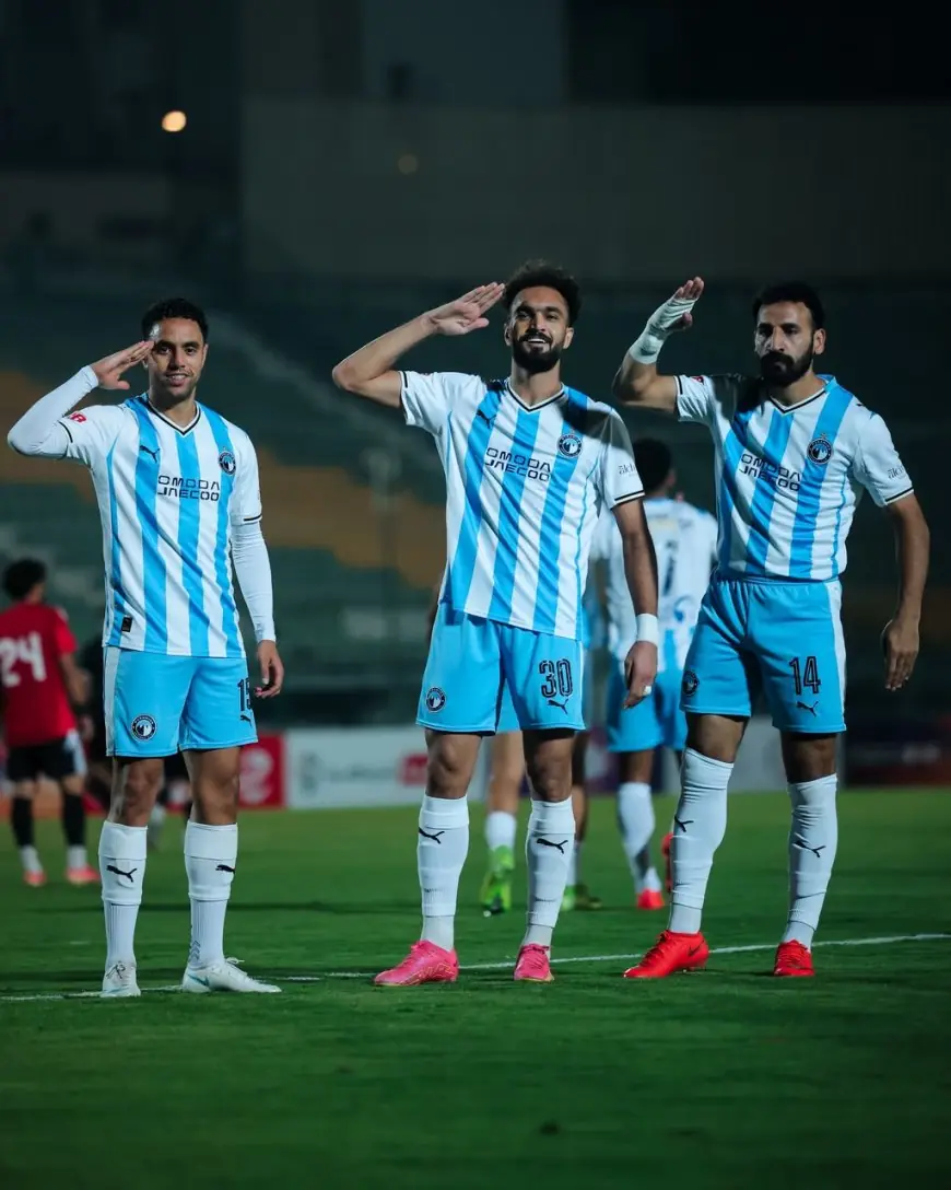 بيراميدز يعزز صدارته في الدوري المصري بفوز كبير برباعية على طلائع الجيش