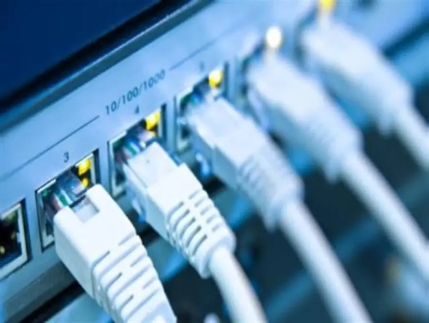 هل يؤثر استهداف كابلات الإنترنت البحرية على اتصال العالم بالإنترنت؟