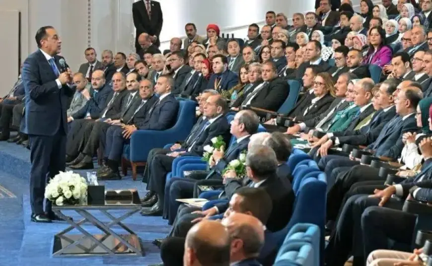مدبولي يعلن عن هدف طموح لزيادة حصة الطاقة المتجددة إلى 50% بحلول 2030