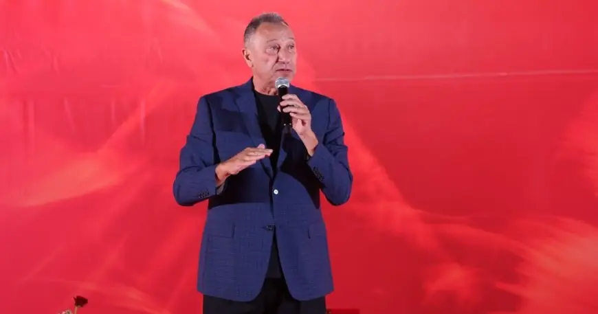 الظهور النادر للخطيب: تهديد شديد للاعبي الأهلي غير المخلصين