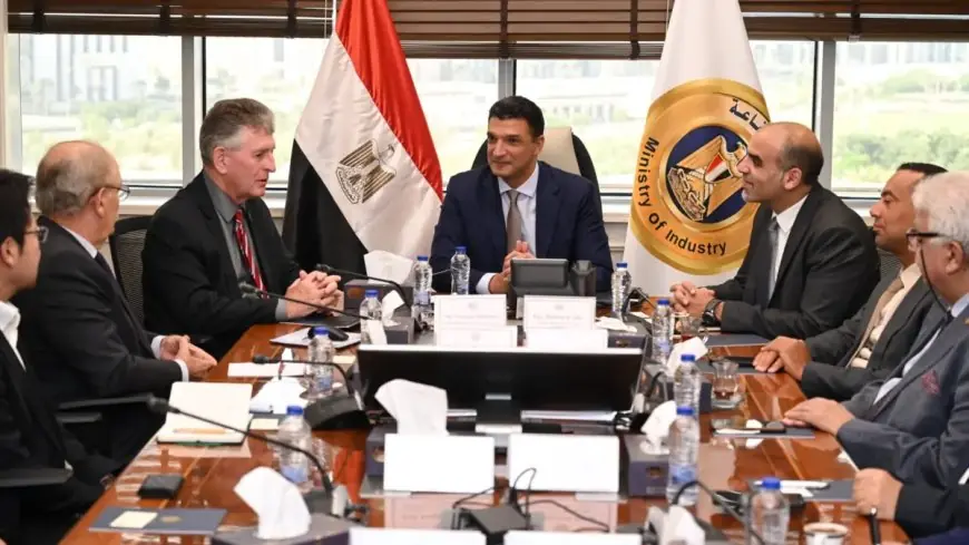 وزير الصناعة يعزز الشراكة مع البرازيل واليابان لنقل تكنولوجيا القوالب والإسطمبات إلى مصر
