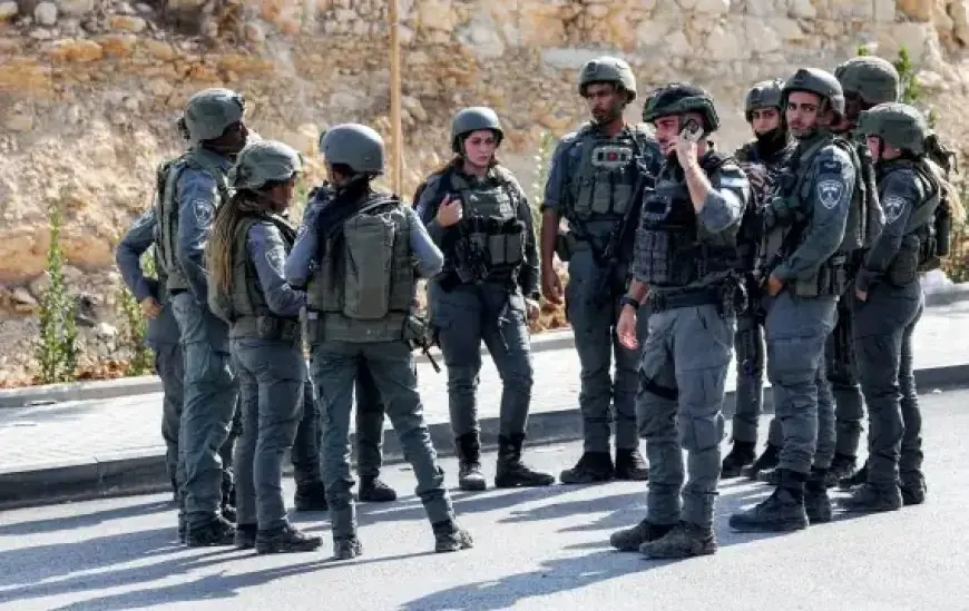 استنفار في إسرائيل: هجوم قرب الخليل يوقع 6 إصابات بين الجنود ونتنياهو يفرض حصاراً مشدداً على المدينة وإغلاق الضفة الغربية