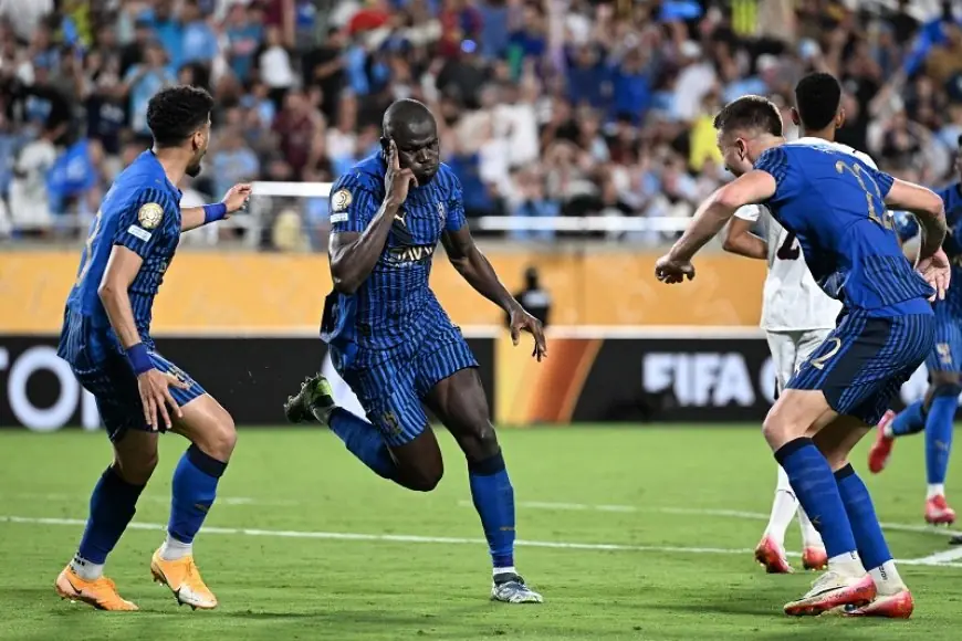 مارتينيلي يقود هجوم الهلال في مواجهته أمام القادسية
