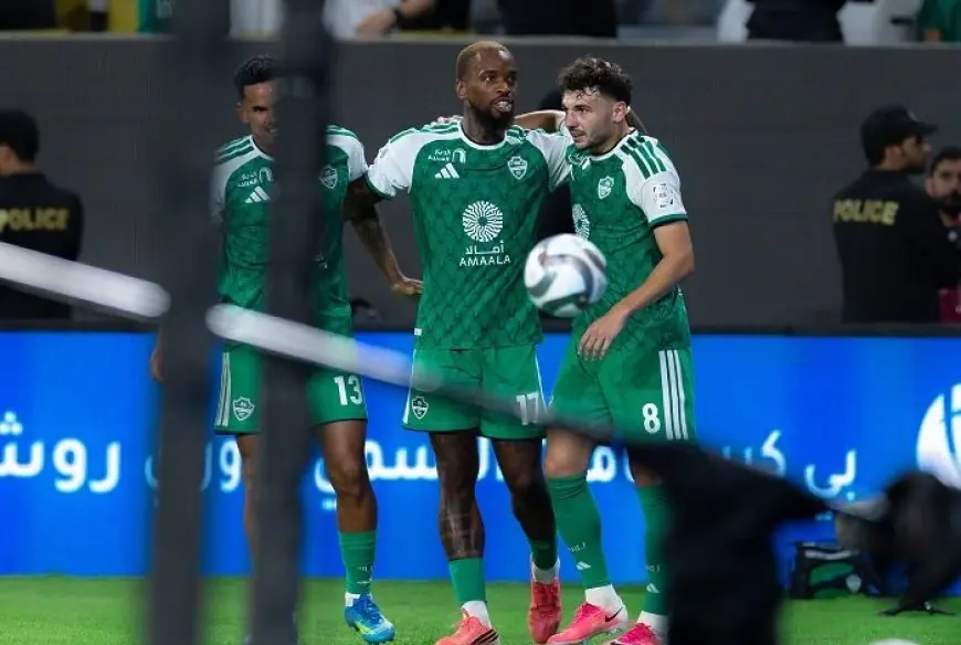 الأهلي يتألق برباعية مذهلة ضد الخليج في الدوري السعودي