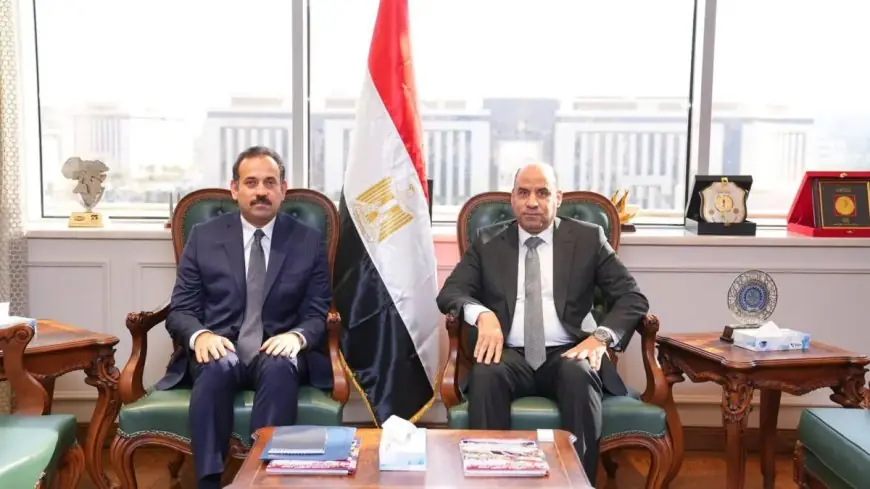 وزير العمل وبهاء الغنام يناقشان تعزيز التعاون في رعاية العمالة غير المنتظمة وبرامج التدريب للتشغيل