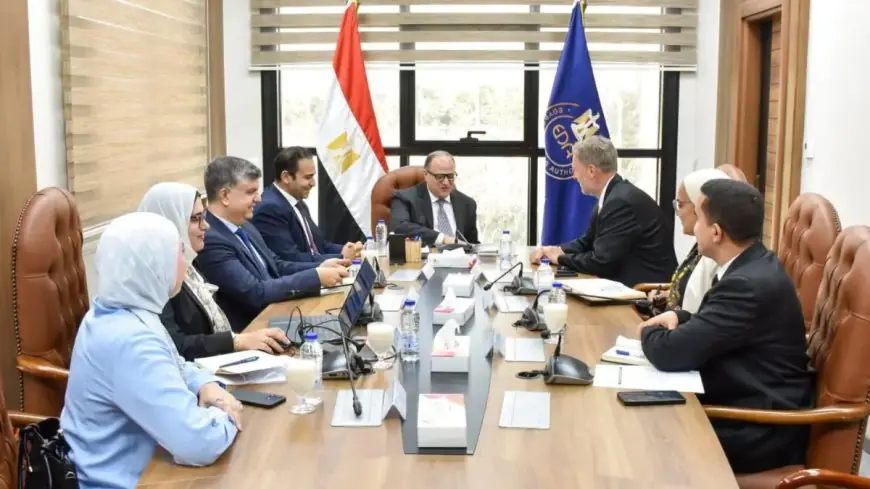 رئيس هيئة الدواء يناقش مع إيست فارما تعزيز الاستثمارات وتوطين صناعة الأدوية في مصر