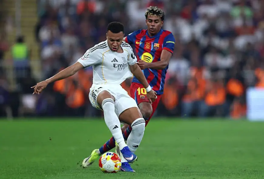 مبابي يتصدر هجوم ريال مدريد في مواجهة برشلونة المثيرة بالكلاسيكو