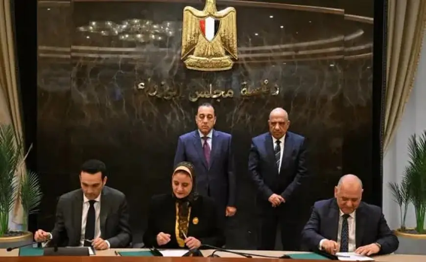 توقيع ثلاث اتفاقيات ضخمة لتمويل وتنفيذ مشروع دندرة للطاقة الشمسية باستثمارات تبلغ 650 مليون دولار