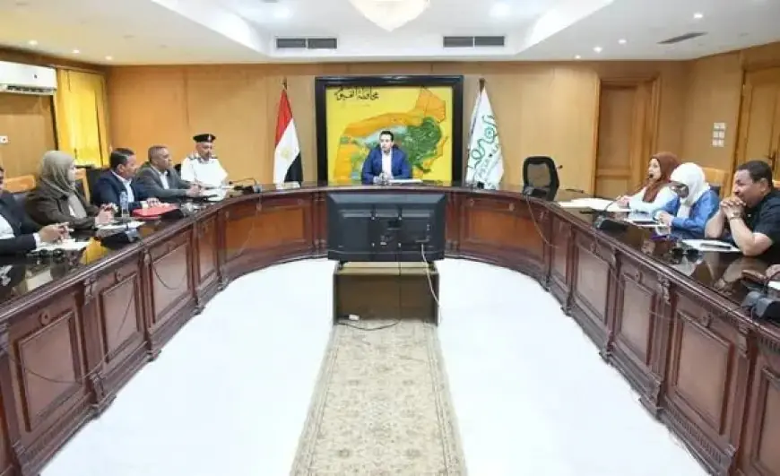 نائب محافظ الفيوم يتابع تقدم مشروعات الخطة الاستثمارية وملف التصالح على مخالفات البناء