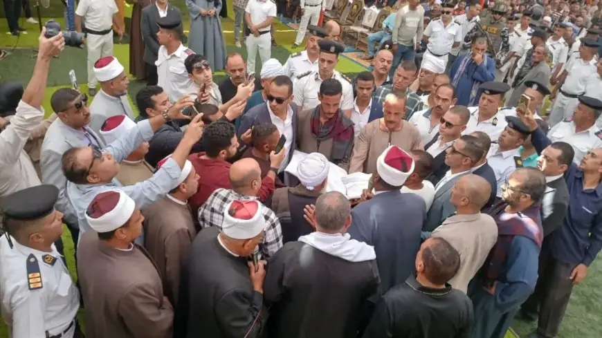 الأزهر ينهي خصومة ثأرية ويعيد السلام بين عائلتين في سوهاج ضمن مبادرة أصلحوا ذات بينكم