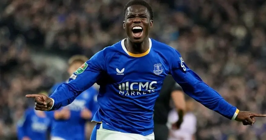 إيفرتون يسحق نيوكاسل ويتأهل لملاقاة فليتوود في كأس الرابطة