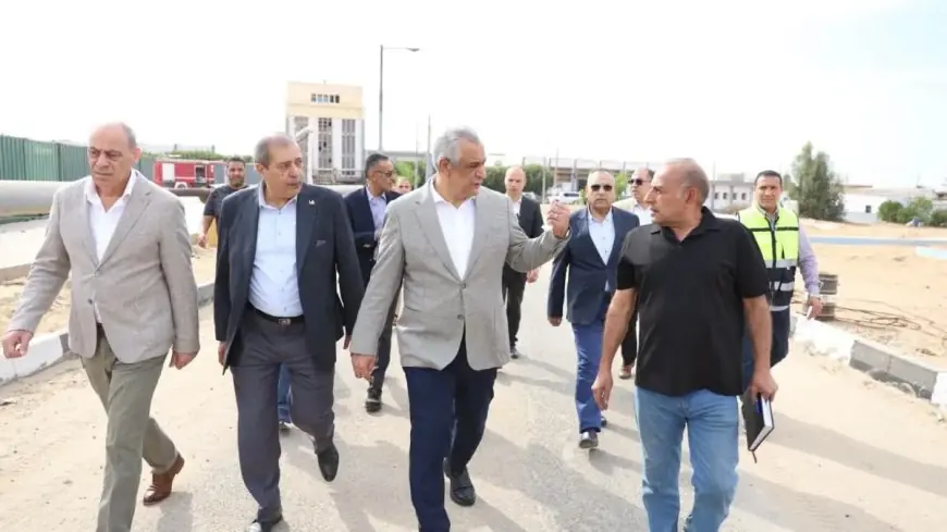 وزير الإنتاج الحربي يزور مصنع 81 لبحث تحديث خطوط الإنتاج وتحسين كفاءتها