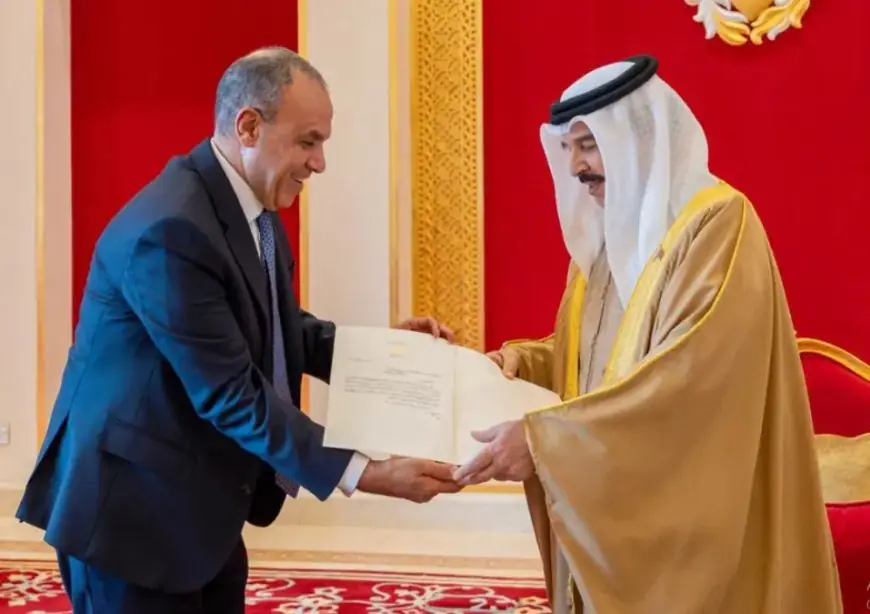 وزير الخارجية ينقل رسالة هامة من الرئيس السيسي إلى ملك البحرين