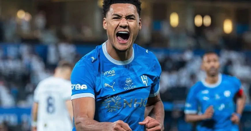 الهلال يتصدر الدوري السعودي مجدداً بفوزه على الفتح